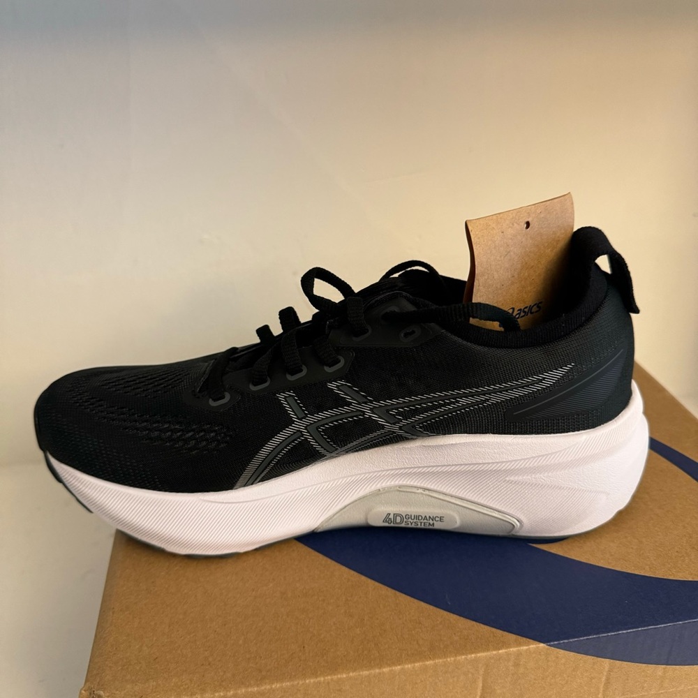 ASICS Women’s Size 8 Gel Kayano 31 Sneaker in Black Pure Silver White - Picture 4 of 8